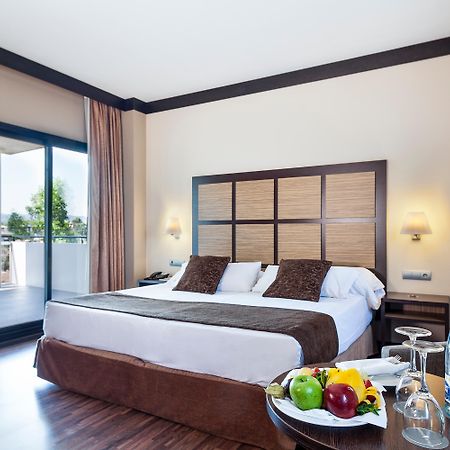 Aparthotel Attica 21 Vallés Sabadell Kültér fotó
