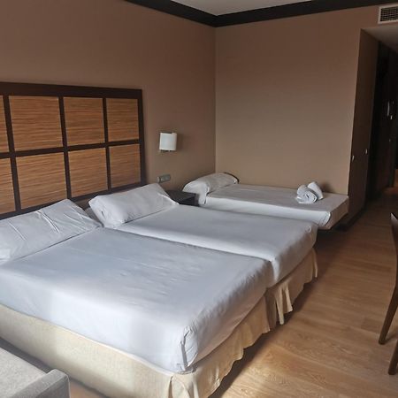 Aparthotel Attica 21 Vallés Sabadell Kültér fotó