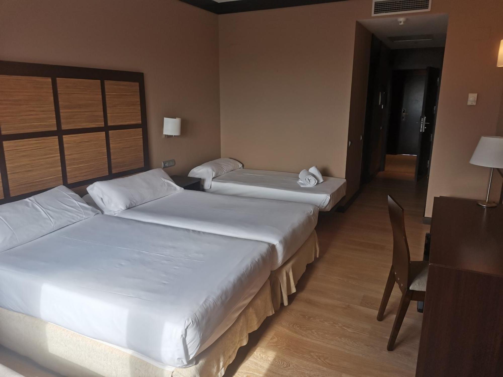 Aparthotel Attica 21 Vallés Sabadell Kültér fotó